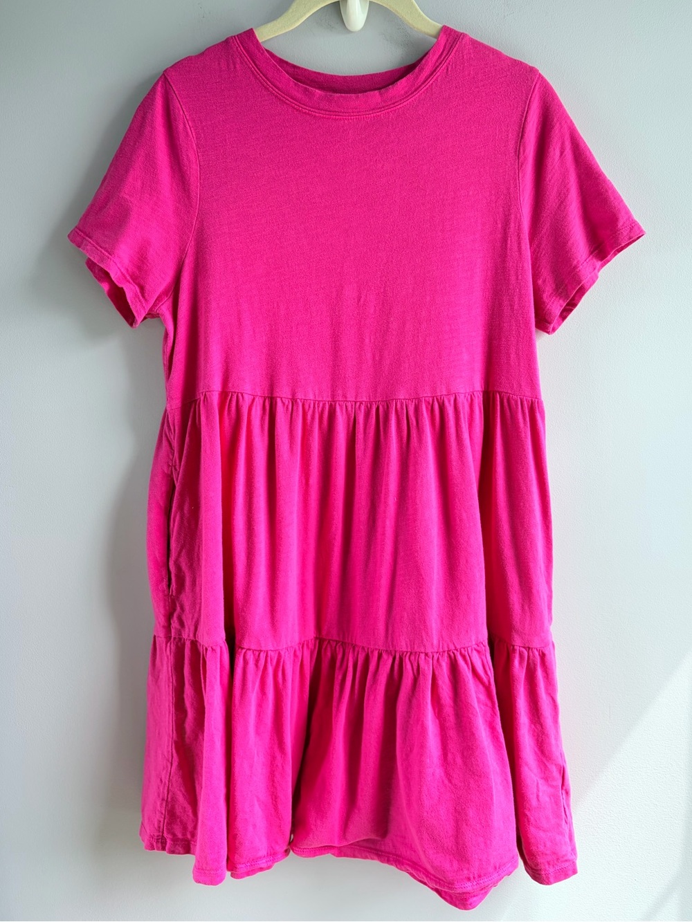Old Navy Dress Bright Pink Tiered Mini T Shirt Cotton Summer Vacation EUC Small